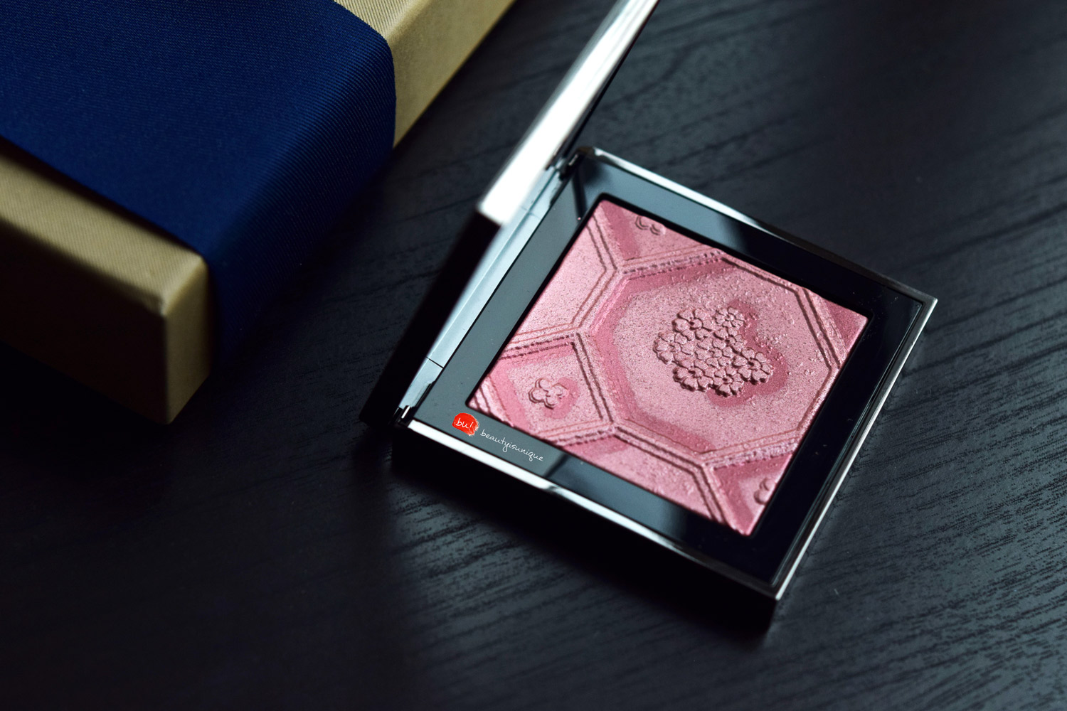 Burberry-silk-and-bloom-blush-palette-limited-Edition