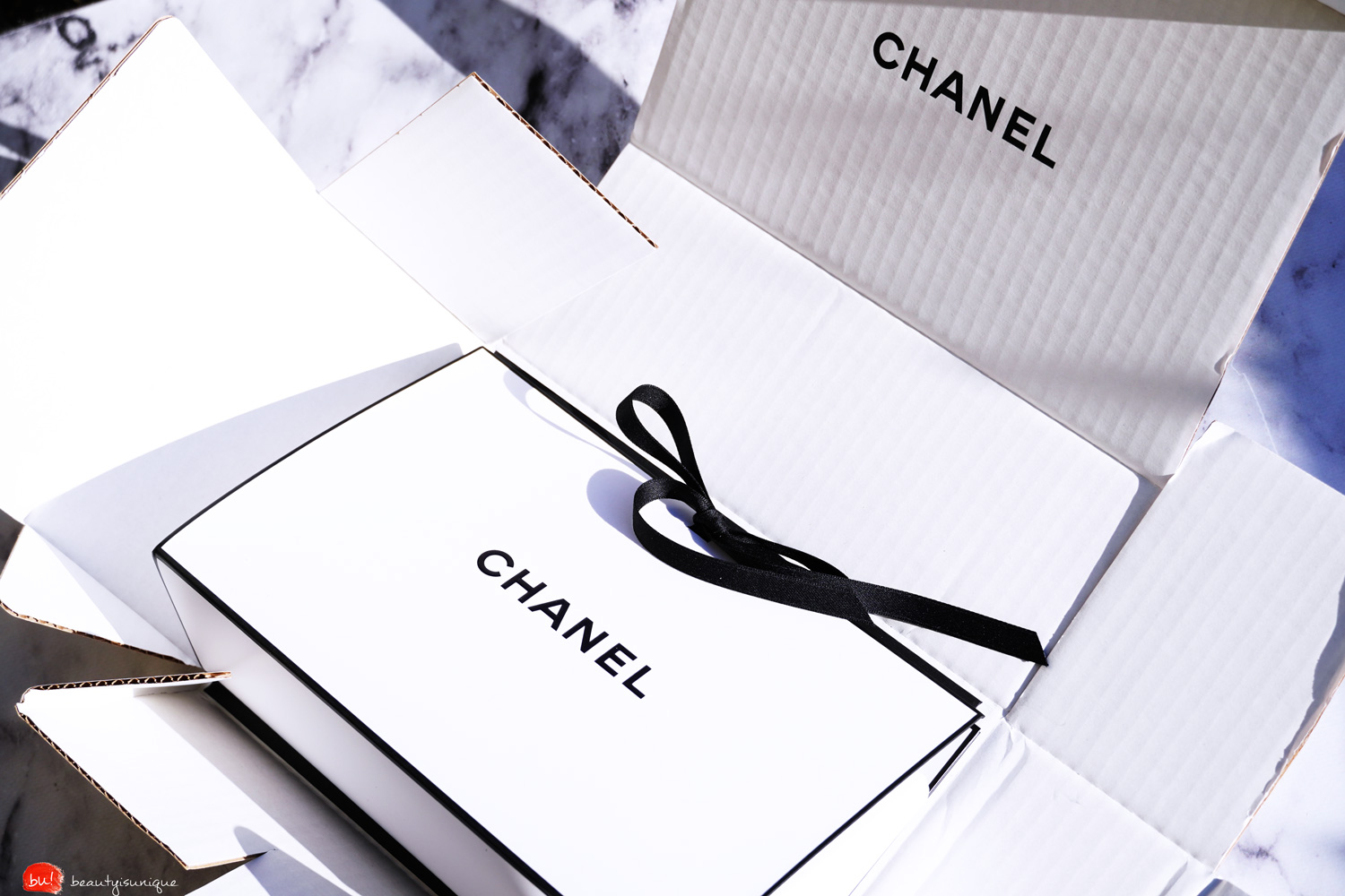 Chanel-holiday-2019-les-ornements-de-chanel