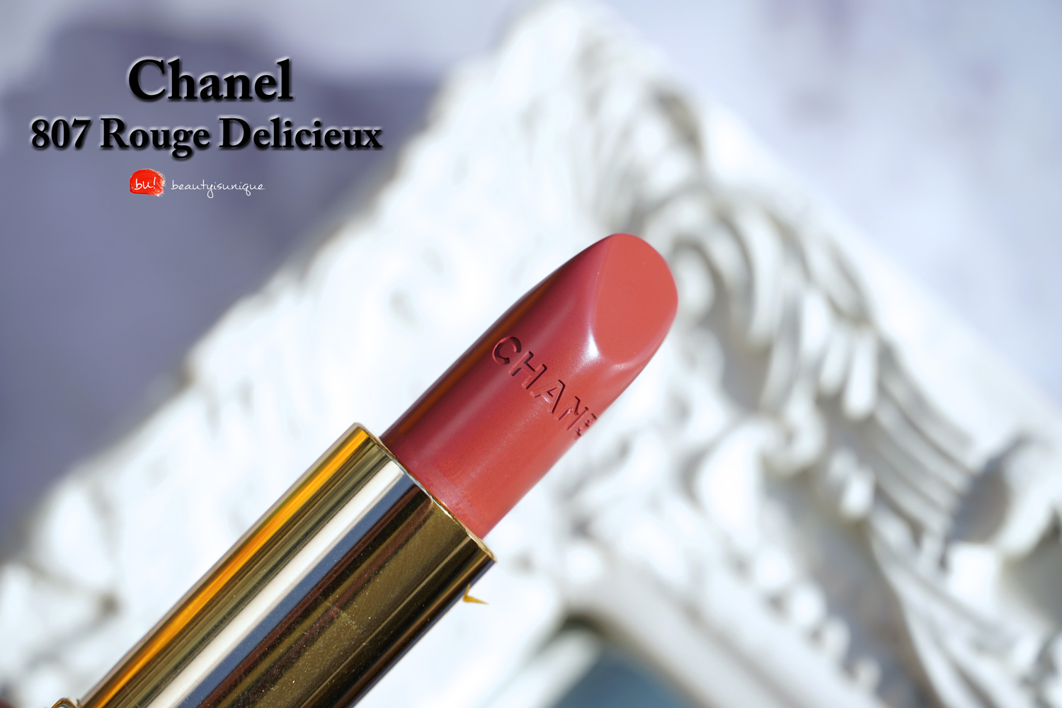 Chanel-807-rouge-delicieux-rouge-allure