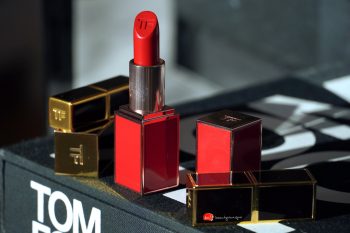 Tom-fordlost-cherry-swatches