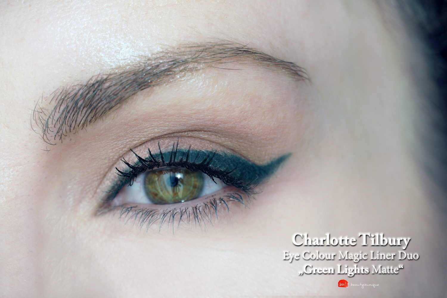 Charlotte-tilbury-green-lights-eye-colour-magic-liner-duo