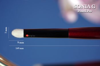Sonia-g-pencil-pro-brush