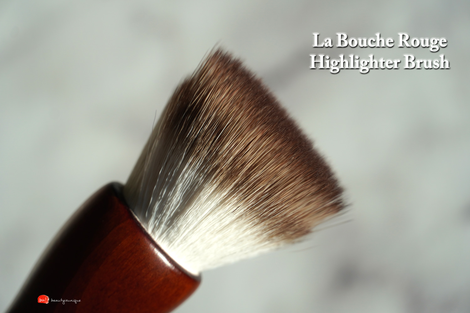 la-bouche-rouge-highlighter-brush