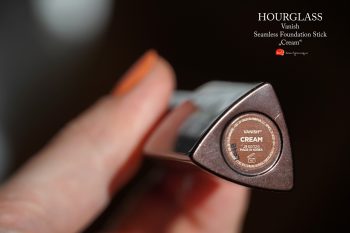 hourglass-vanish-seamless-foundation-stick-cream